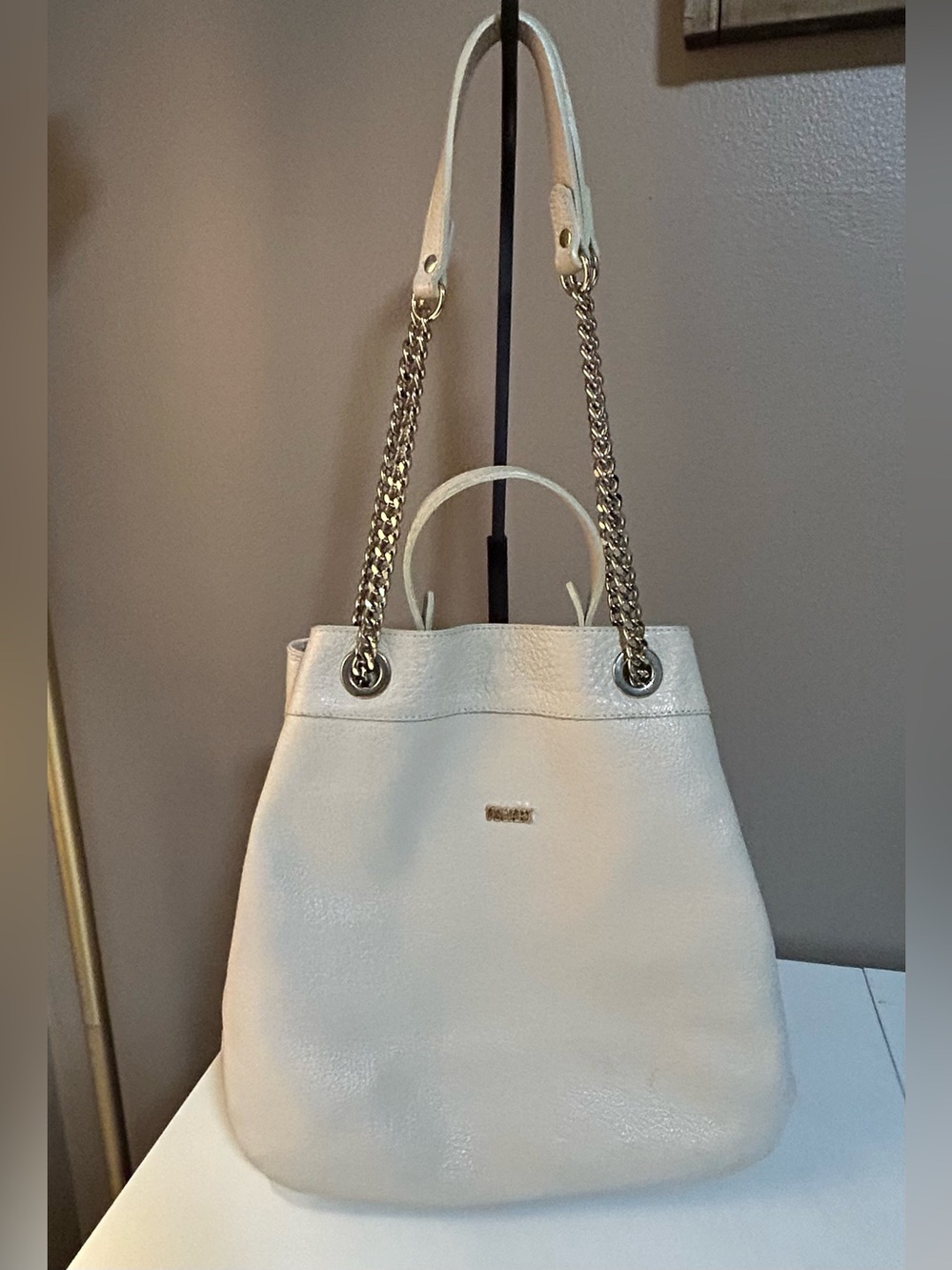 Uggari Pebbled Leather Shoulder Bag cream bone chain strap